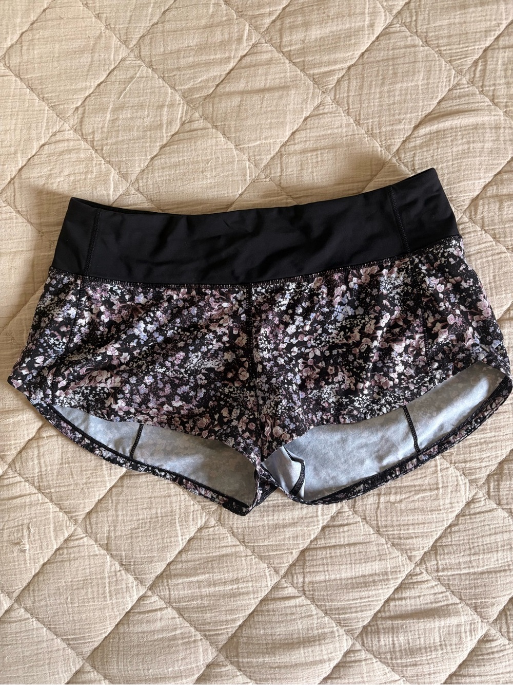 lululemon athletica Speed Up Floral Low-Rise Shorts 4